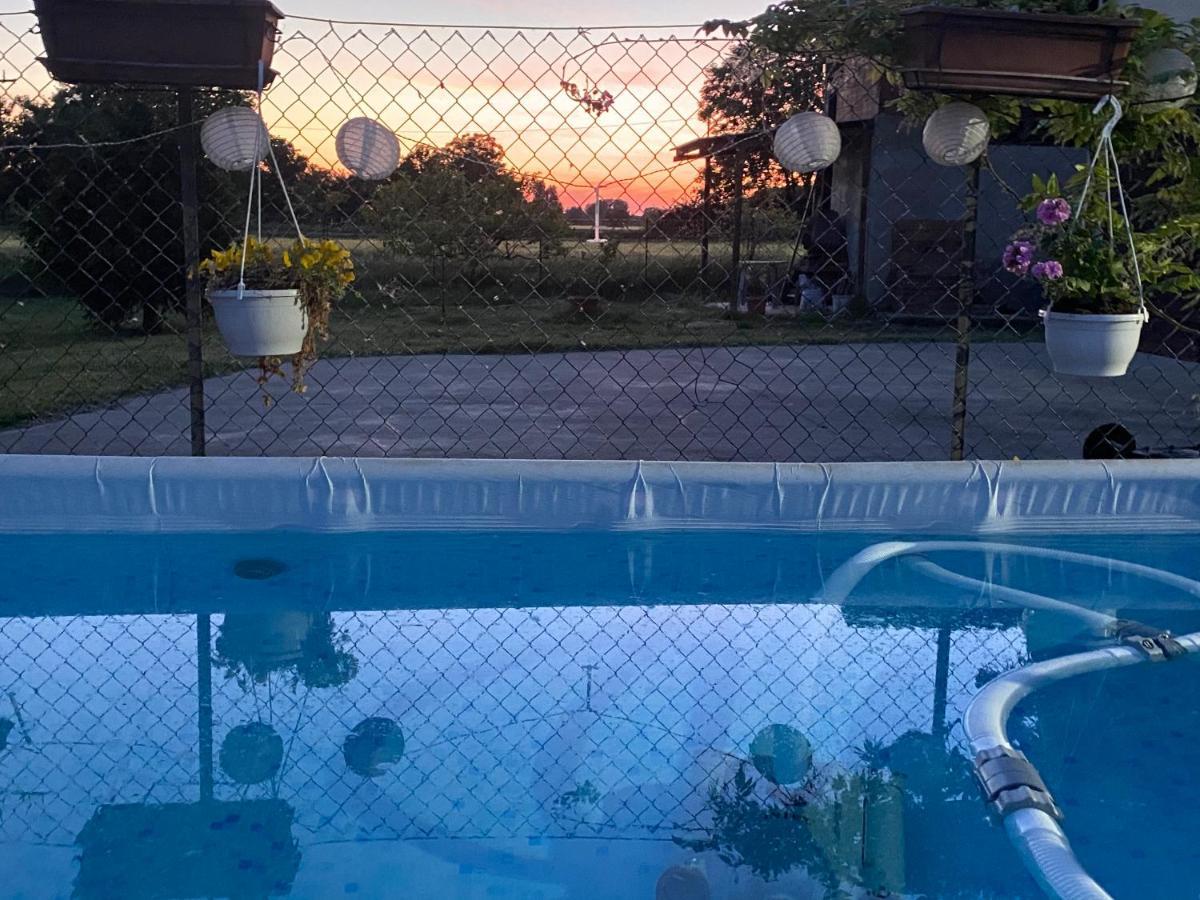 B&B Happiness In The Country Brescello Exteriör bild