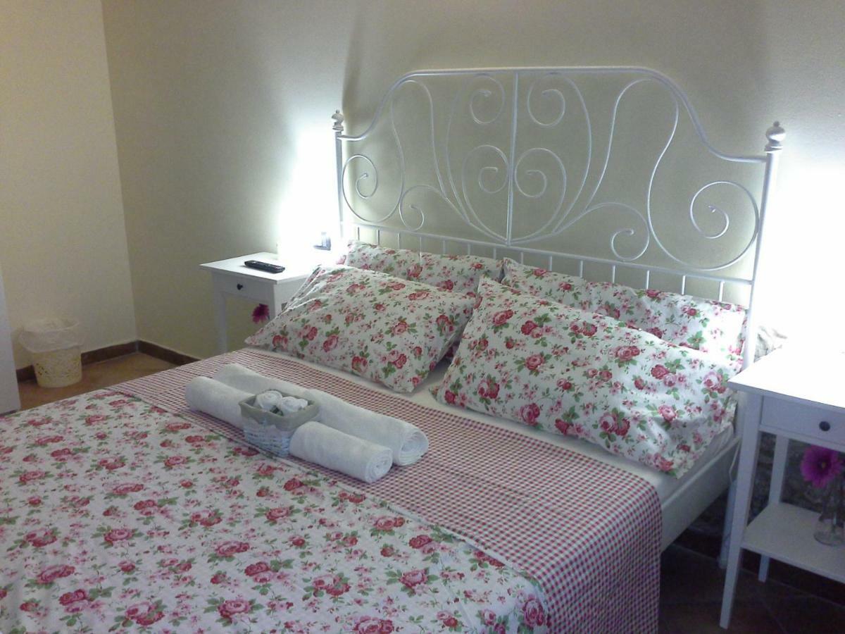 B&B Happiness In The Country Brescello Exteriör bild