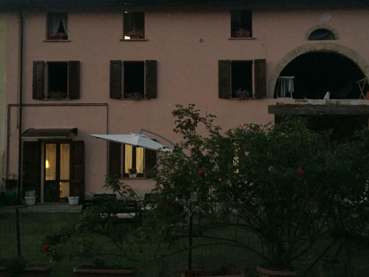 B&B Happiness In The Country Brescello Exteriör bild