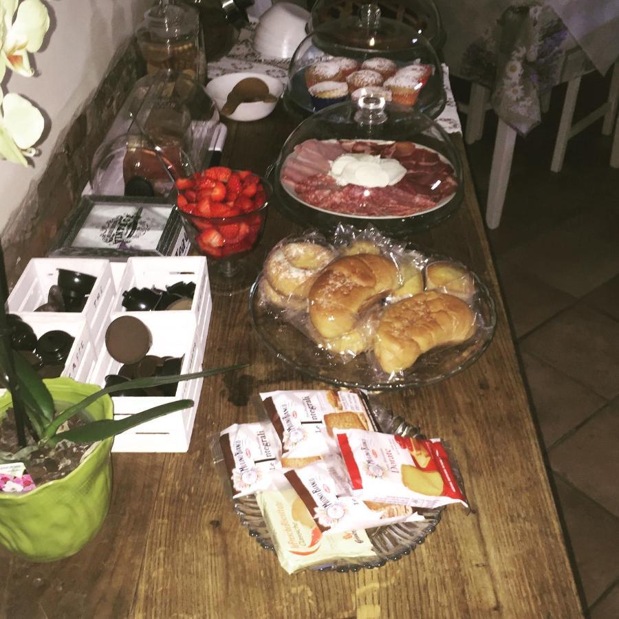 B&B Happiness In The Country Brescello Exteriör bild